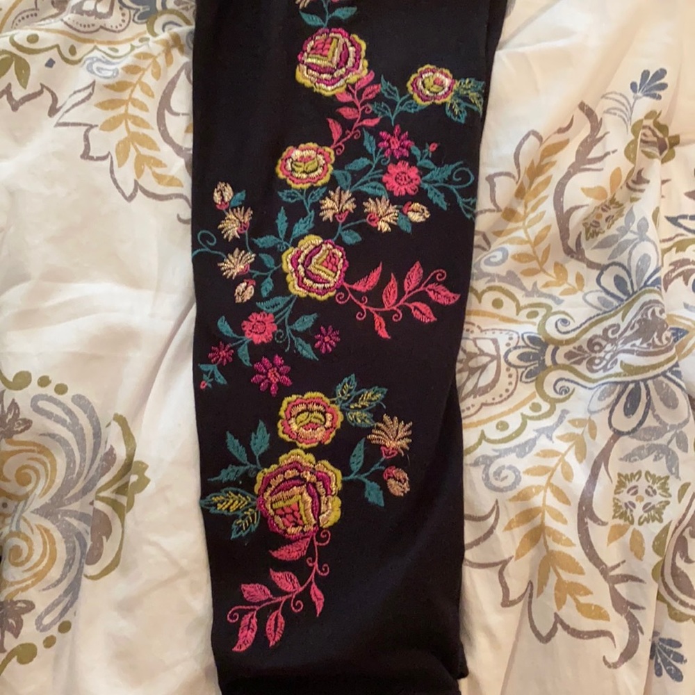 Torrid size 1 LEGGING FLORAL GARDEN SHIMMER BLACK